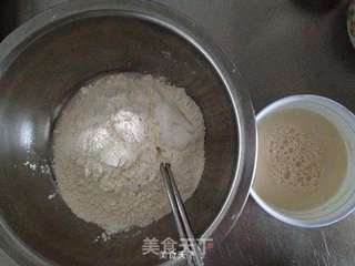 椰蓉花型面包的做法步骤：2