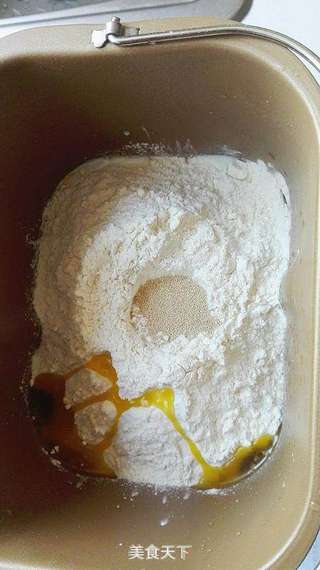 鸡蛋牛奶土司的做法步骤:2