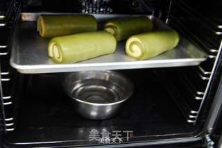 德普烤箱食谱——抹茶戚风面包卷的做法步骤:4