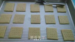 【柠檬奶油霜夹心苏打饼干】唤醒你的味觉的做法步骤:5