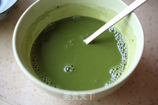 和宇治抹茶的夏日约会——抹茶草莓卷的做法步骤:2