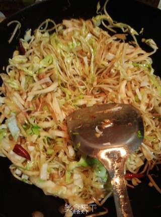 肉丝蔬菜炒饼的做法步骤:3