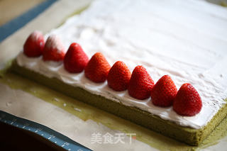 和宇治抹茶的夏日约会——抹茶草莓卷的做法步骤:18