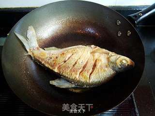 毛豆子烧鳊鱼的做法步骤:5