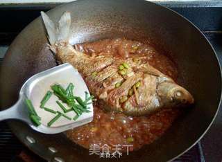 毛豆子烧鳊鱼的做法步骤:9