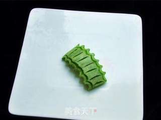 雕刻香瓜乌龟船水果盘的做法步骤:6