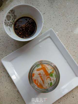 蒜香青豆拌金针菇的做法步骤:5