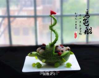 雕刻香瓜乌龟船水果盘的做法步骤:8