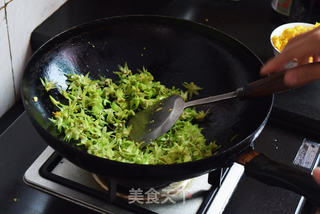 铁皮石斛花炒蛋的做法步骤:5