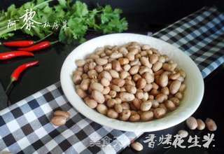 香烤花生米的做法步骤:5