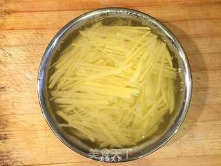 芹菜炒土豆丝的做法步骤:4