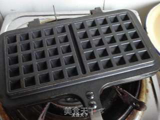 草莓鲜奶华夫饼的做法步骤:7