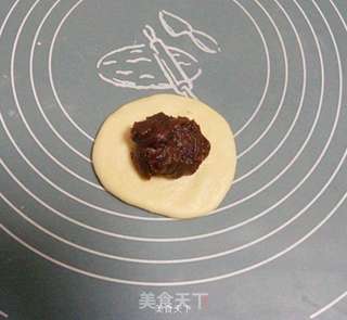 顽兔豆沙面包的做法步骤:4