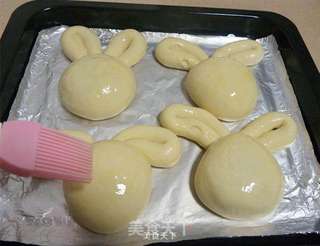 顽兔豆沙面包的做法步骤:9