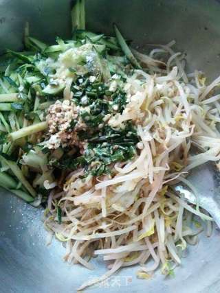 芝麻酱凉拌黄瓜豆芽菜的做法步骤:8