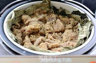 五香荷叶粉蒸肉的做法步骤:5