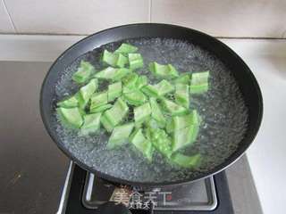 苦瓜回锅肉的做法步骤:5