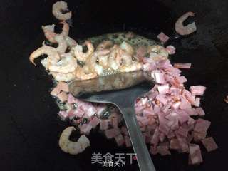 海鲜菠萝炒饭的做法步骤:4