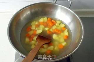 咖喱鱼排意面的做法步骤:3