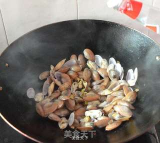 爆炒花甲的做法步骤:5