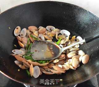 爆炒花甲的做法步骤:6