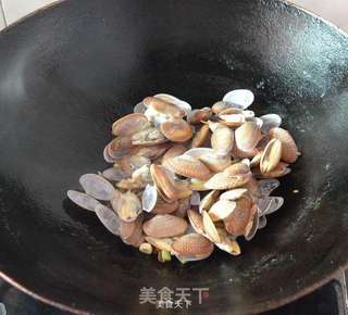 爆炒花甲的做法步骤:4