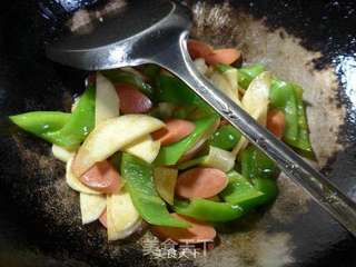 尖椒火腿肠炒茭白的做法步骤:11
