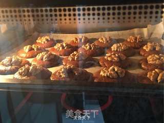 黄油核桃酥的做法步骤:11