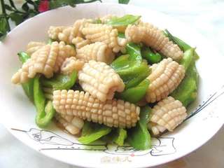 脆嫩可口---爆炒鱿鱼卷的做法步骤:12