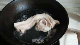 红烧肉烧甜玉米的做法步骤:2