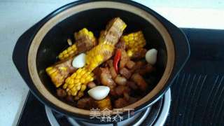 红烧肉烧甜玉米的做法步骤:9