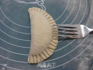 圆白菜猪肉馅盒子的做法步骤:12