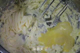 豆沙一口酥的做法步骤:2