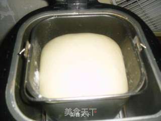 培根披萨的做法步骤：1