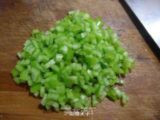 开洋尖椒炒老豆腐的做法步骤:2