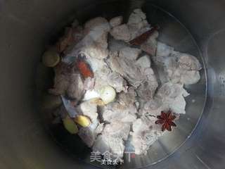 海带胡萝卜炖猪脊骨的做法步骤:5