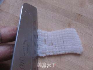 脆嫩可口---爆炒鱿鱼卷的做法步骤:2