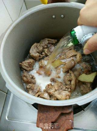 飘香啤酒鸭的做法步骤:9