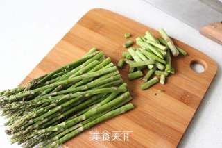 白灼芦笋的做法步骤:2