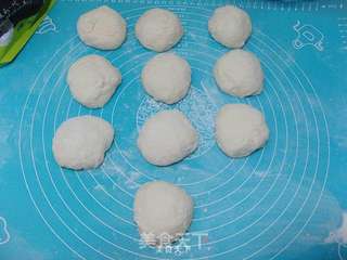 草莓酱酸奶小餐包的做法步骤:5