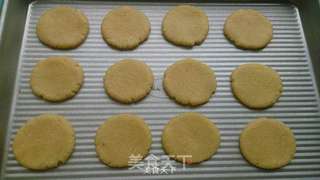 【南瓜杏仁酥饼】余香满口的人气小饼的做法步骤:7