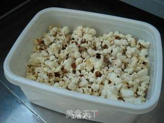 微波炉爆米花的做法步骤:4