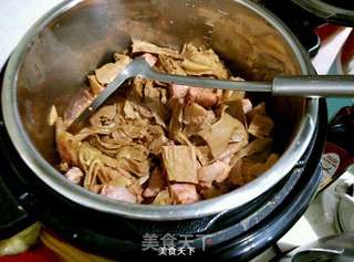 南乳笋烧肉的做法步骤:7