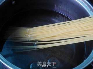 海鲜意面的做法步骤:2
