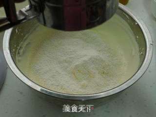 海绵杯子装饰蛋糕的做法步骤:5