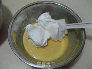 原味戚风蛋糕的做法步骤:7