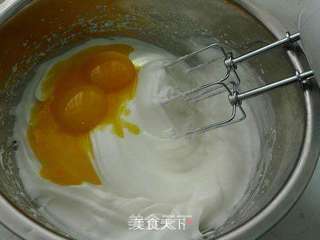 海绵杯子装饰蛋糕的做法步骤:3