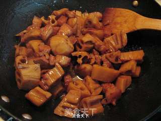 五花肉炖藕块的做法步骤:11