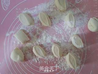 槐花肉包子的做法步骤:13
