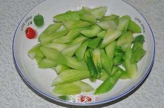 芥蓝炒腊肠的做法步骤:4